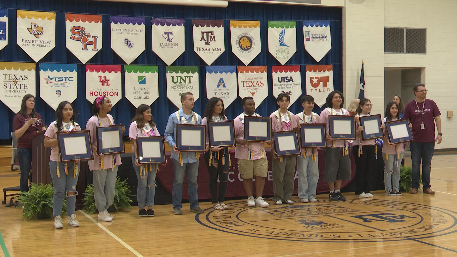 High school seniors celebrate accomplishments during College Colors Day - Vimarsana News
